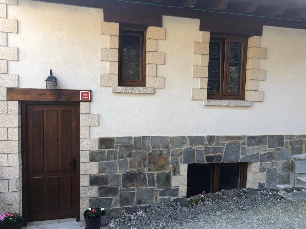 Apartamentos El Puente Camaleño Eksteriør billede